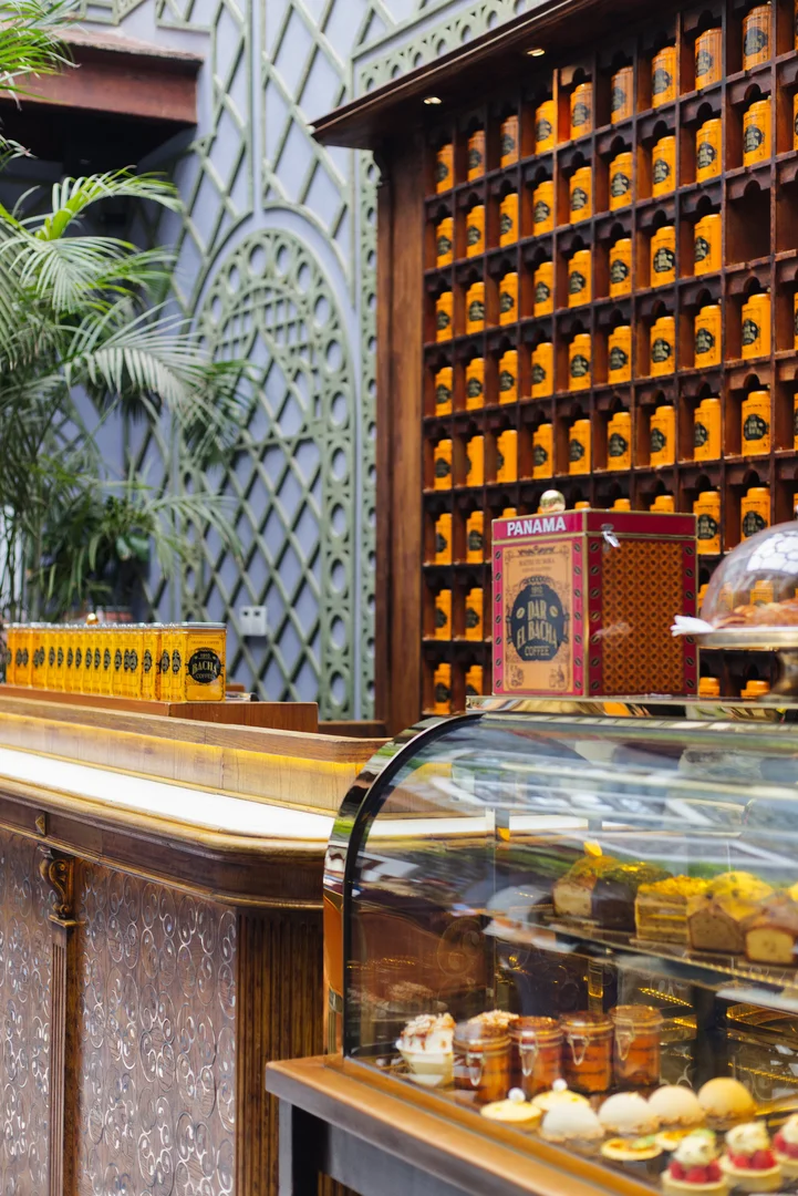 Koffie drinken bij Bacha Coffee in het Dar-el-Bacha paleis